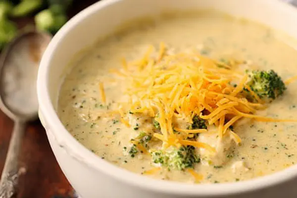 Spinach Tomato Pesto Pizza