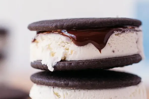 Chunky Pineapple Cream Ice