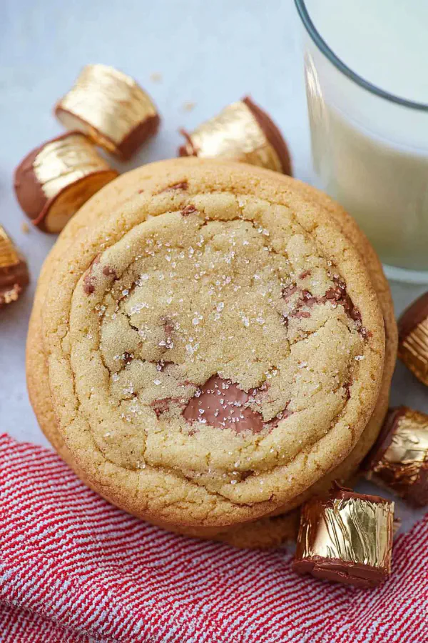 Chunky Caramel Chocolate Cookies