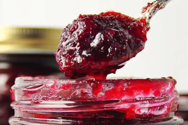 Strawberry Chess Bars Twist