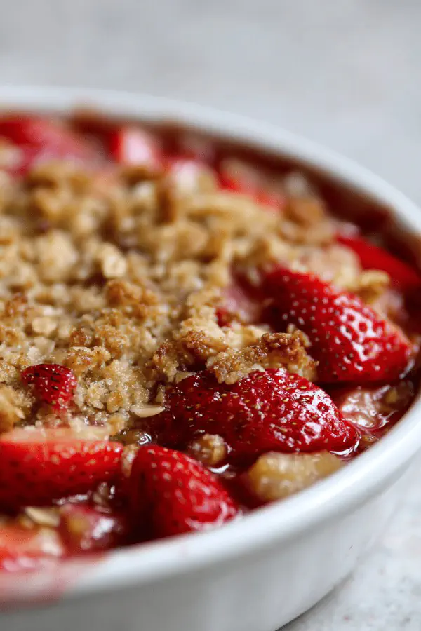 Gluten-Free Strawberry Rhubarb Crisp