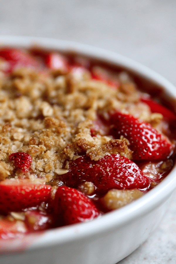 Gluten-Free Strawberry Rhubarb Crisp