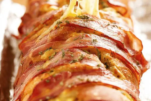 Twisted Cheese Garlic Toast